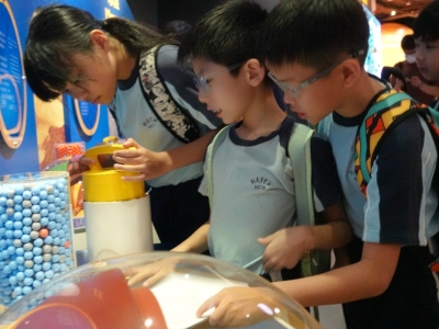 五年級科學科參觀香港太空館